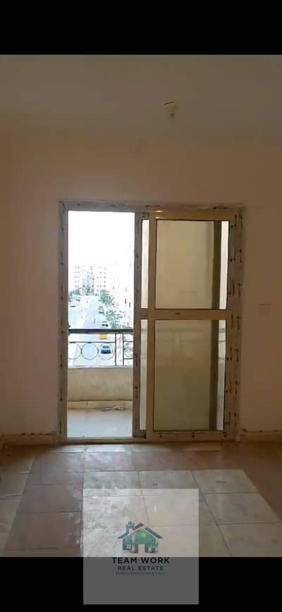 للبيع من المالك الأصلي مباشرة: شقة بالـ 800 فدان (قطاع ب) For sale directly from the original owner: Apartment in the 800-acre area (Sector B)