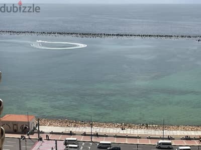 للإيجار شقة فندقية مفروشة على البحر مباشرة