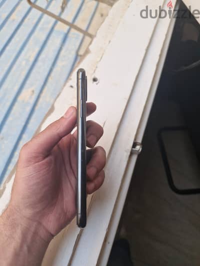 للبيع xs ايفون بحاله الجديد متفتحش بالكرتون