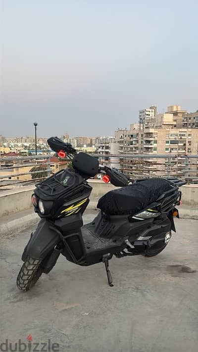 اسكوتر كهربائي كييت استعمال  نضيف مفيهوش غير حكه زغيره 2000w 4000k