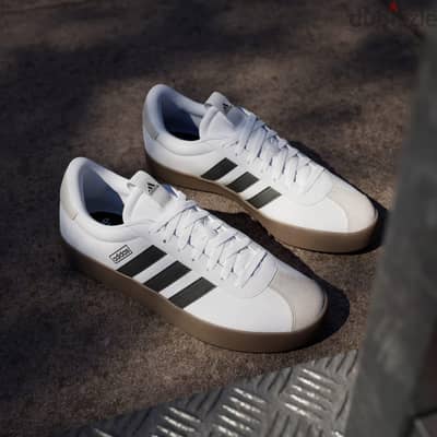 ADIDAS VL court