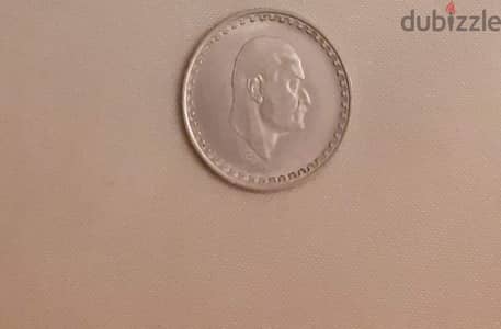 عملات قديمه متنوعه جدا من سلطان حسين حتي حسني
