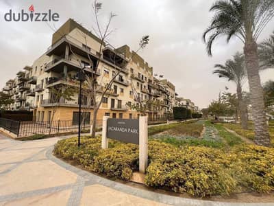 شقه لايجار 3 نوم بالمطبخ  و لاجهزة و  التكيفات مع فيو مميز فى Eastown Sodic