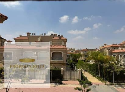 خصم كبير و اخر فرصة استلام فوري لفيلا توين هاوس للبيع من لافيستا