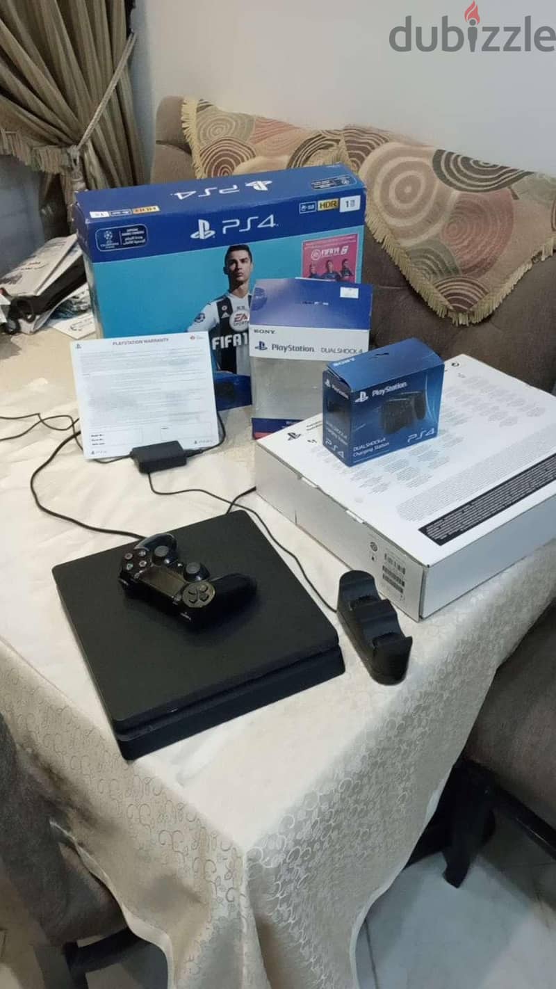 Playstation 4 slim 1