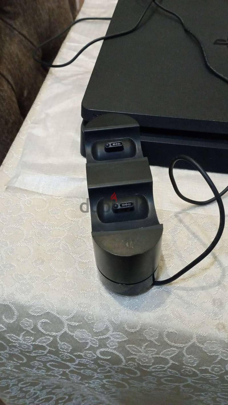 Playstation 4 slim 5