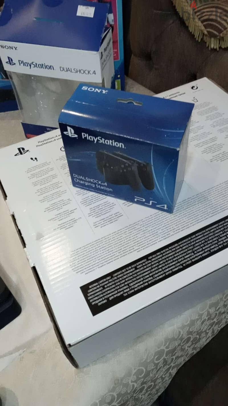 Playstation 4 slim 7