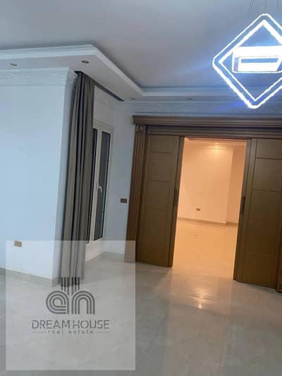 للإيجار شقة فاخرة 230م في ماونتن فيو هايد بارك - بالتكييفات والمطبخ Apartment for rent in Mountain view