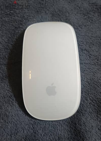Apple Magic Mouse ذا هو جهاز Apple Magicuse.   OLX  +1 يتميز بتصميم ان