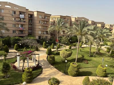 شقة 168م بالرحاب تشطيب سوبر لوكس بالأسانسير فيو وايد جاردن من المالك