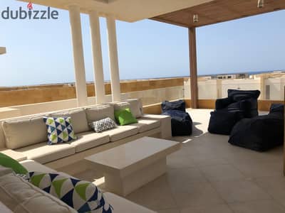 شاليه هورايزون علوي صف أول بحر بإطلالة مباشرة وحمام Punch Pool – هاسيندا وايت
