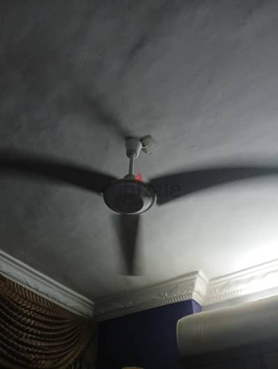 مروحه سقف تورنيدو  بحاله ممتازه