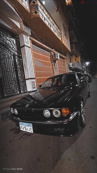 بي ام دبليو 735 1987