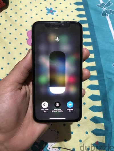 Iphone xs gold للبيع