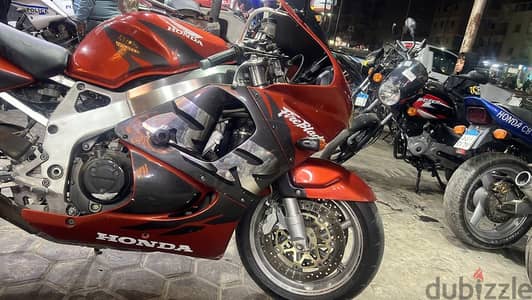 Honda CRB 919