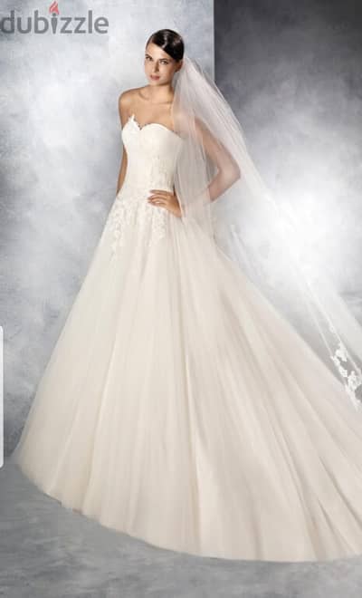 , فستان فرح. Wedding dress- white one