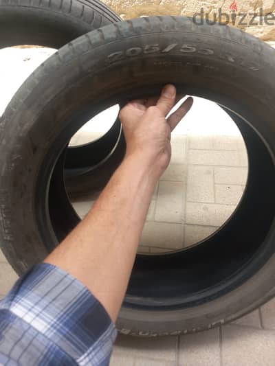 عدد ٤ كاوتش بيريللي Pirelle مقاس 205/55 R17