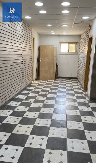 محل للبيع فى المهندسين مؤجر بعائد شهرى 50م  فى شارع السودان الرئيسى   .