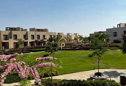تاون هاوس كورنر  للبيع  في وايت اويست  بالقرب من الجيزة الجديدة، بالم هيلز، الشيخ زايد، وبيفرلي هيلز
