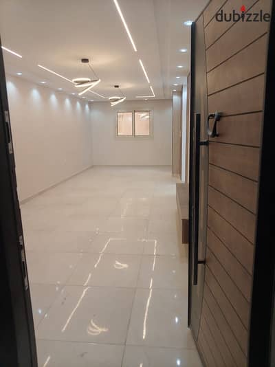 Apartment 135 square meters equivalent to 150 square meters area for