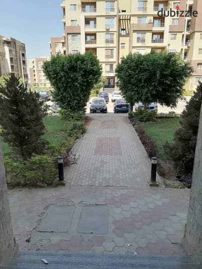 للبيع شقه في كومبوند دار مصر الاندلس القاهره الجديده مباشره علي التسعين الجنوبي وامام كومبوند الهايد بارك فيو مفتوح علي جاردن ودقايق للجامعه الامريكيه