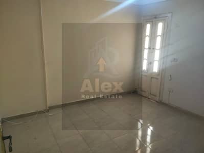 للايجار محرم بيك شارع المنشاه فيو مفتوح