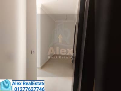 عيادة  مكيفه للايجار في سموحه مرخصه واجهه اعلانيه مميزه