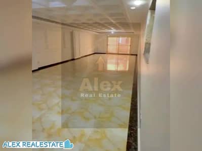 مكتب للايجار الاداري في سبورتنج خطوات من البحر