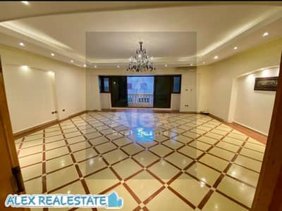 للايجار السكني في كليوباترا خطوات من البحر بدواليب مطبخ وتكيفات