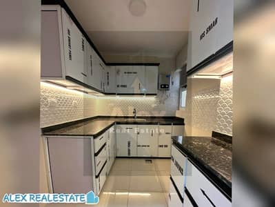 للايجار السكني في رشدي موقع مميز بدواليب مطبخ  vip