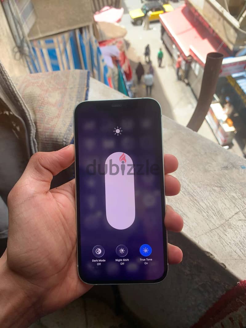 iPhone 12 4