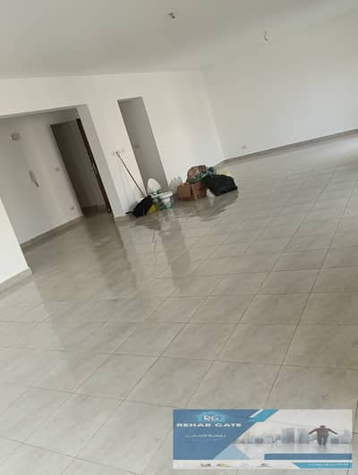 شقة ٢٢٤ متر للايجار في الرحاب 2    فيو وايد جاردن    جاهزة للاستلام والسكن الفوري   دور ٣ يوجد ٢ اسانسير   تشطيبات بحالة اول سكن   ٣ غرفة نوم   يوج