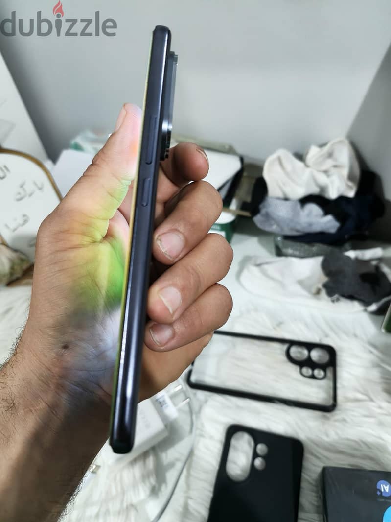 Vivo V 60 4