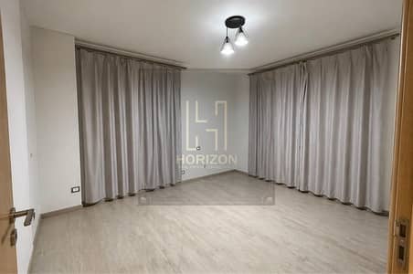 ستوديو نص مفروش بالاجهزه للايجار فيلدج جيت بالم هيلز التجمع القاهرة الجديدة Furnished studio rent Village Gate Palm Hills