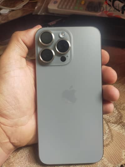 15 promax 256 titanium silver بحاله ممتازه بطاريه battery 88%