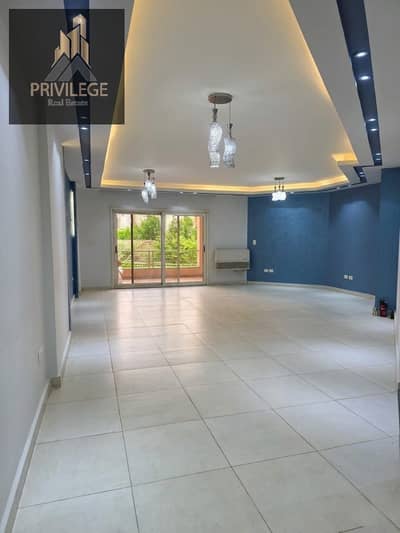 Apartment for rent, completely empty, with a very distinctive view and not damaged at all, super luxuriously finished and fully air-conditioned, including a kitchen in a high-end compound with complete services in Maadi