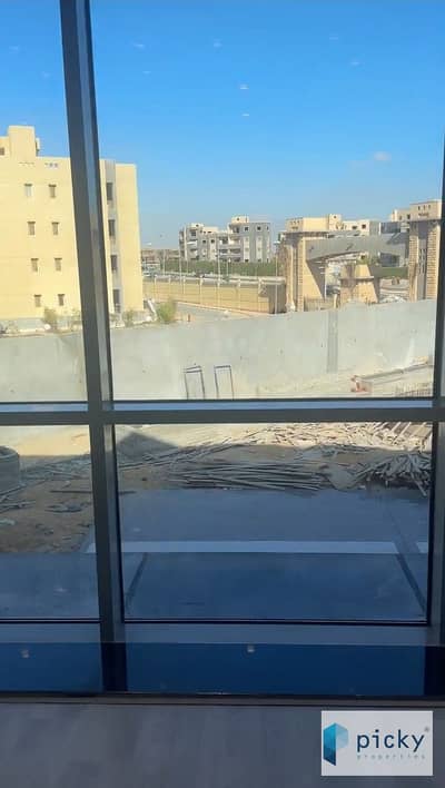 عيادة 77م استلام فوري للايجار