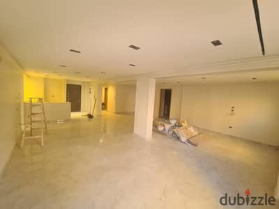 Apartment for sale 300m on Al-Hijaz main street with a distinctive view, commercial and residential location