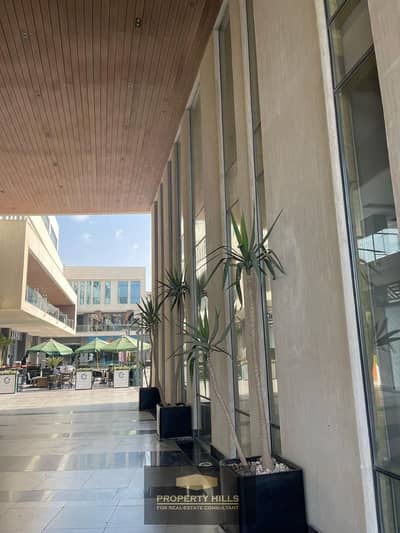 Clinic for sale in a distinguished medical and administrative mall in Sheikh Zayed next to Arkan