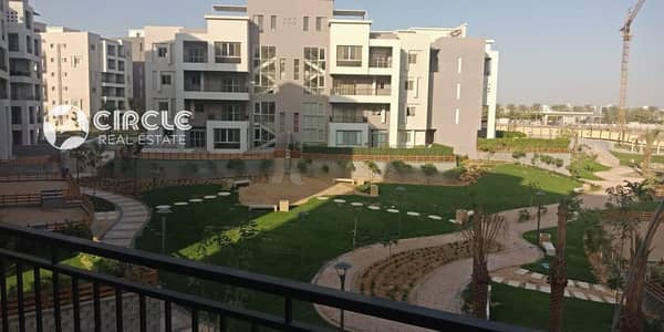 بالمطبخ والتكييفات والأجهزة شقة ٢٠٥م بموقع متميز ٣ غرف نوم للإيجار في كايرو فيستفال سيتي التجمع الخامس بالقاهرة الجديدة Cairo Festival City