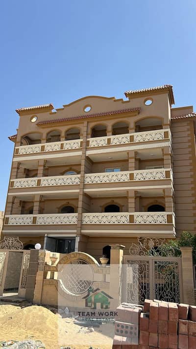 لعشاق الفخامة: دوبلكس 640م استلام فوري في قلب السياحية الرابعة For lovers of luxury: 640m² duplex, immediate occupancy in the heart of the Fourth T