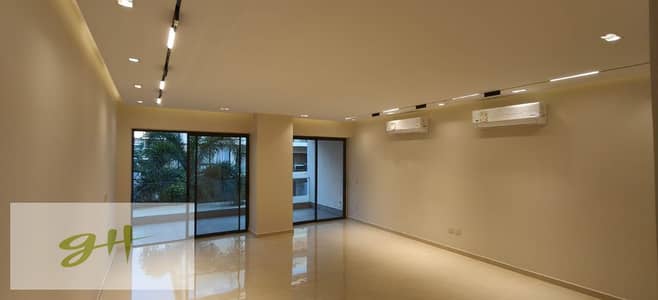 أكبرشقة للإيجار في ليك فيو ريزيدنس 1 التجمع الخامس متشطبة بالتكييفات والمطبخ بالاجهزة  Lake view Residence 1 New Cairo