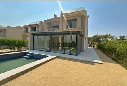 للبيع اخر توين هاوس على ارض الجولف بجوار نيو جيزة الشيخ زايد