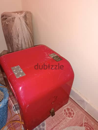 صندوق دليفرى سليم بالخوصه بتاعته