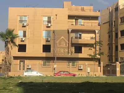 شقه للبيع باقل سعر ف الشيخ زايد الحي الثامن 175م بدون تشطيب سعرها 4500 فرصه تاني نمره من مول ذا جيت وشارع الامل