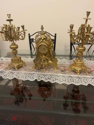 طقم 2 شمعدان نحاس وساعه