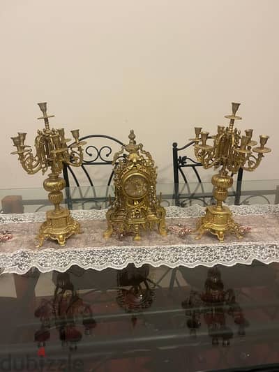 طقم انتيك 2 شمعدان نحاس وساعه
