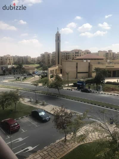 شقه للبيع   فى مدينتي 135متر في الB1 امام مترو ماركت والمسجد والخدمات