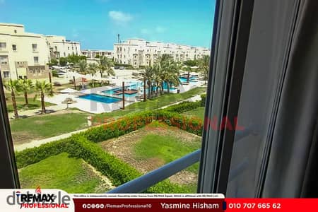 فيو مفتوح على حمام السباحة مباشرة شاليه للبيع امواج الساحل الشمالى