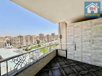 Duplex with a great view for sale, including air conditioning and TV, in a prime location in front of the Maryland Garage in Heliopolis, near Roxy.